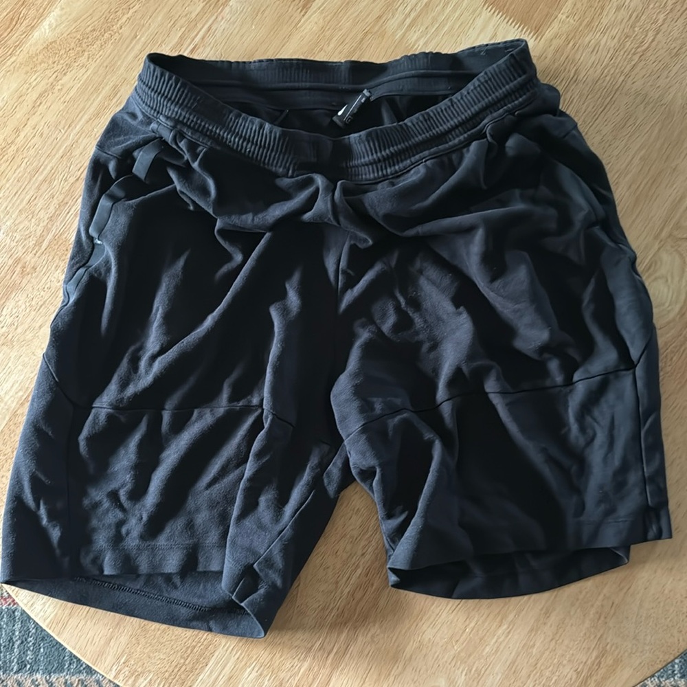 Men’s Nike tech XL black dri fit shorts like new